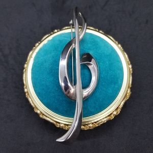 P.E.P. Erwin Pearl silver treble clef brooch 🎼